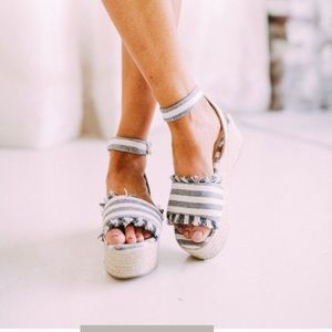 White and grey striped wedges